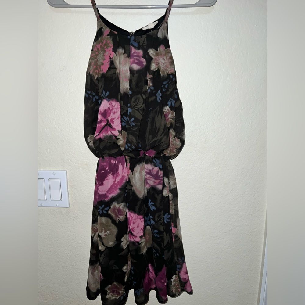FLORAL SUMMER DRESA- size MEDIUM